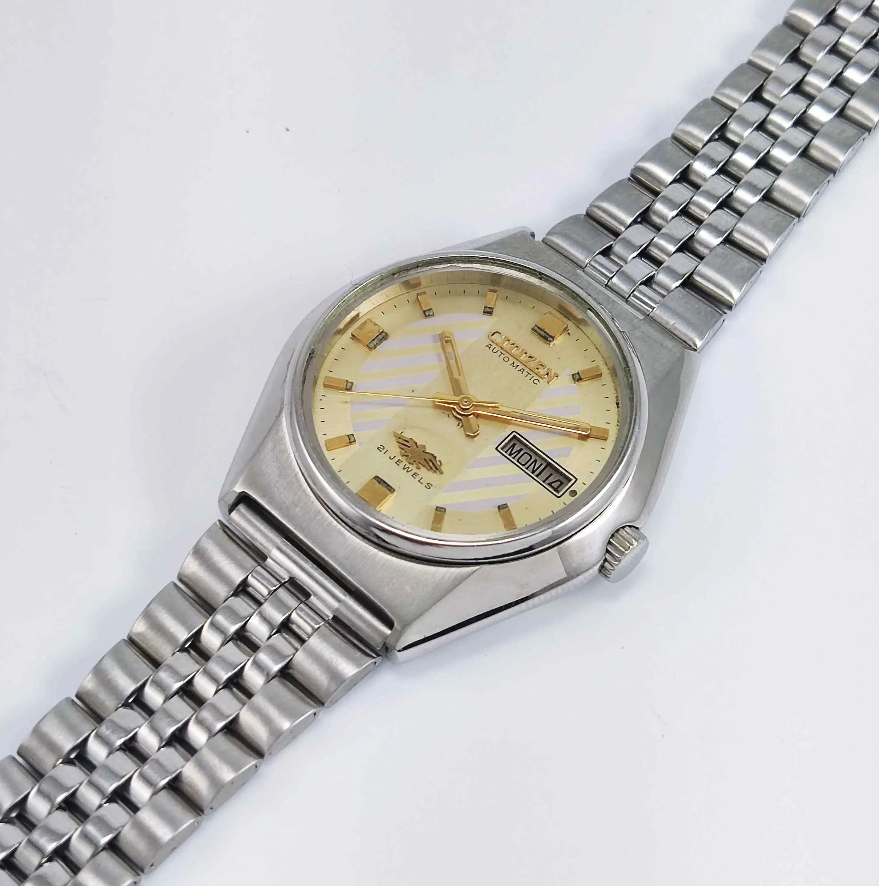 Citizen Automatic 8200A Cream Color Dial 21 Jewels Day Date Men's Mechanical Watch