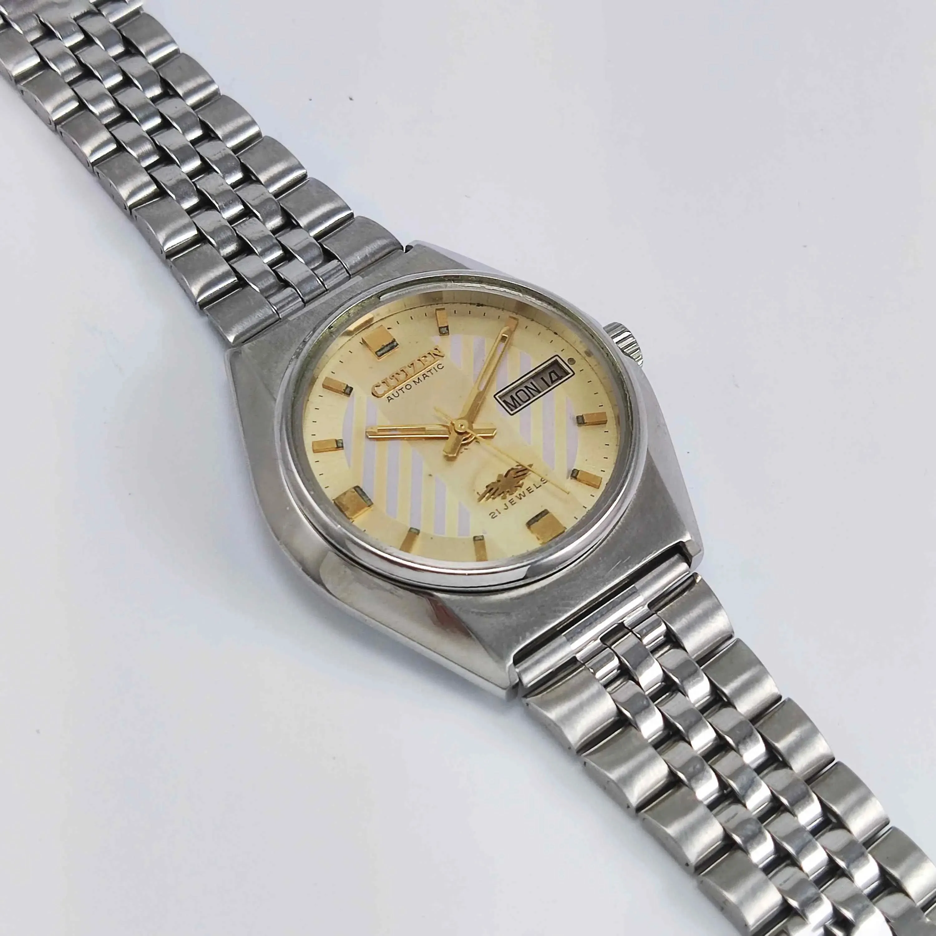 Citizen Automatic 8200A Cream Color Dial 21 Jewels Day Date Men's Mechanical Watch