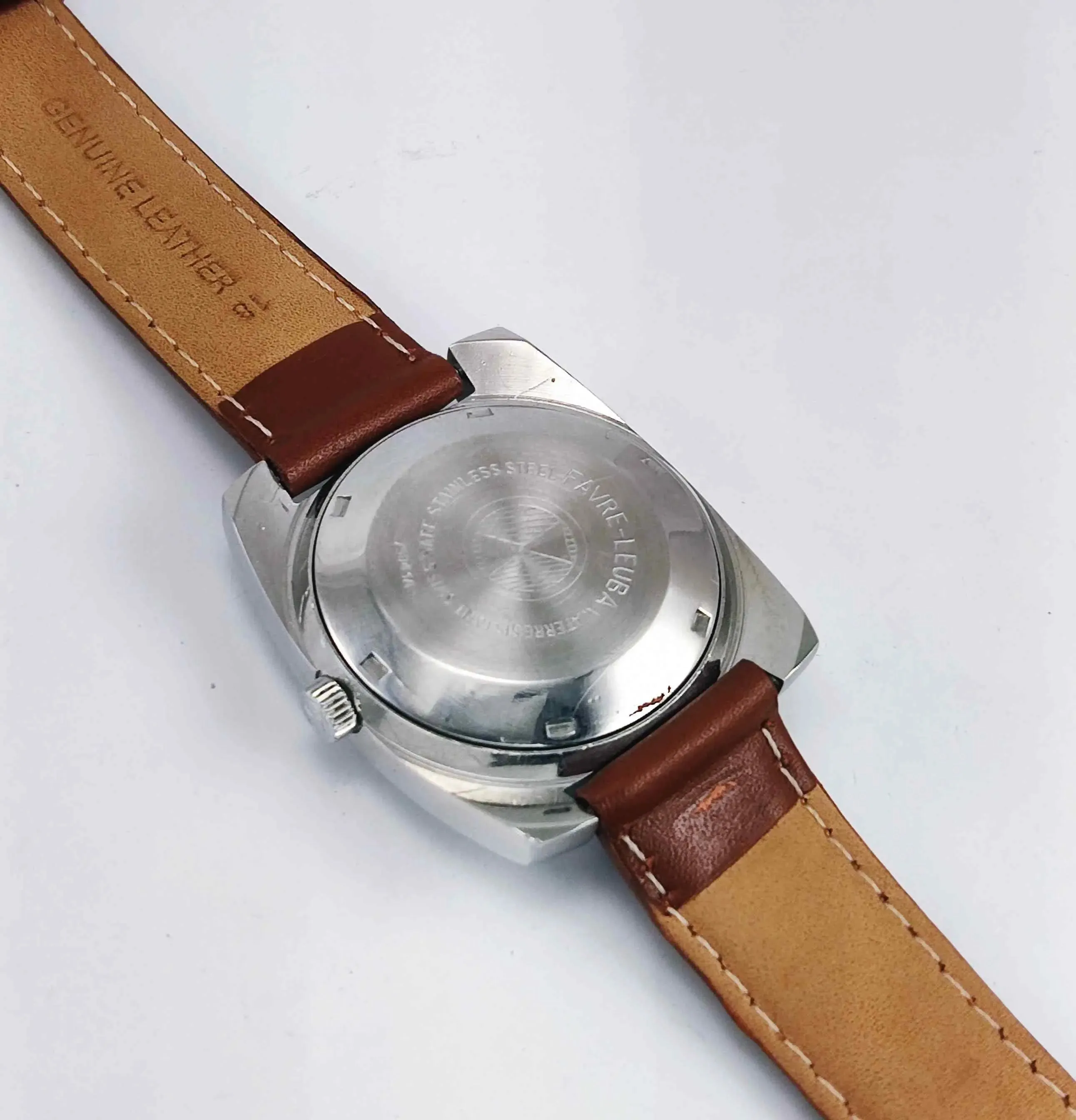 Favre Leuba Duomatic 908 Maroon Red Dial Automatic 17 Jewels Men's Wrist Watch
