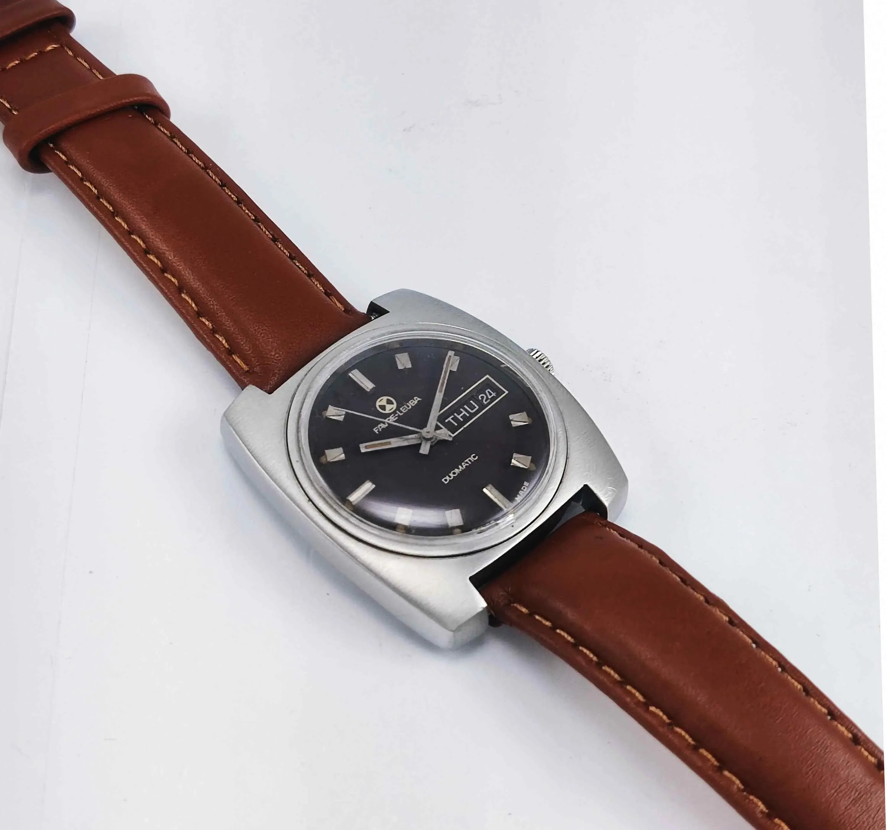 Favre Leuba Duomatic 908 Maroon Red Dial Automatic 17 Jewels Men's Wrist Watch
