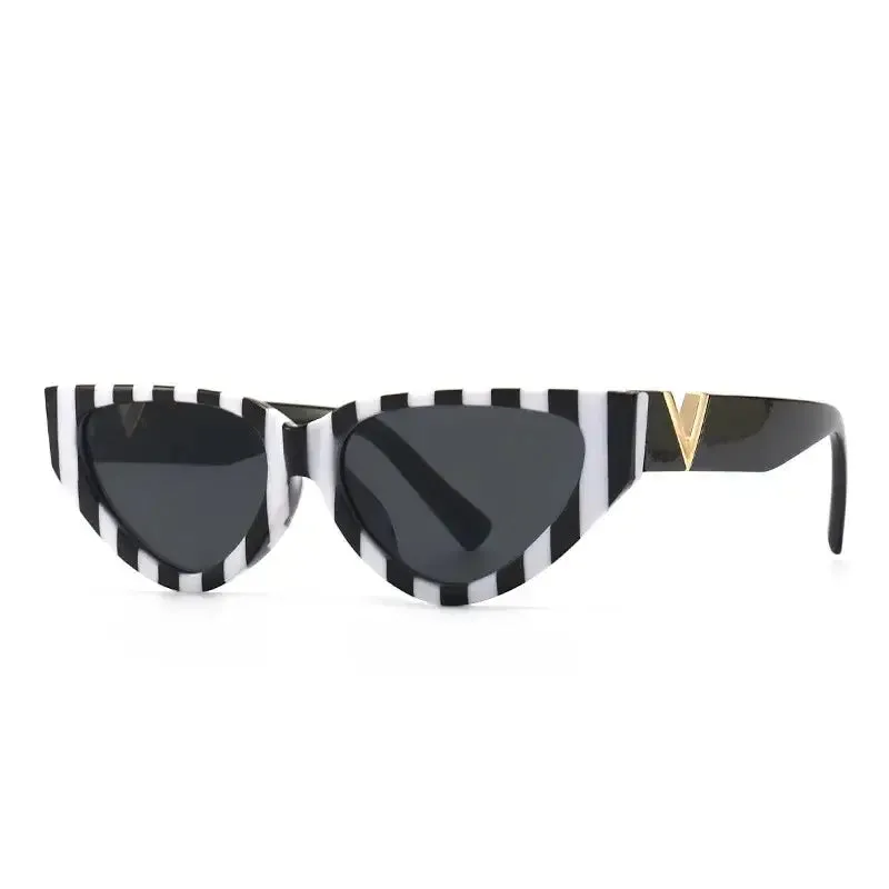 Retro Eye Small Round Letter V Sunglasses